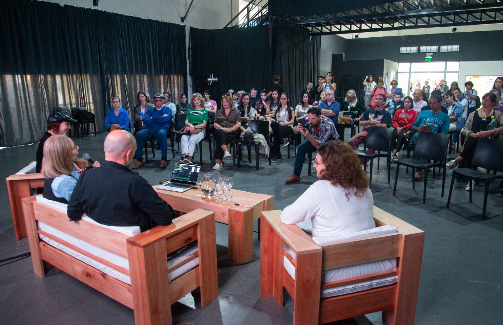 Feria de Arte Paraná: tres jornadas de exposiciones, recorridos y encuentros con artistas