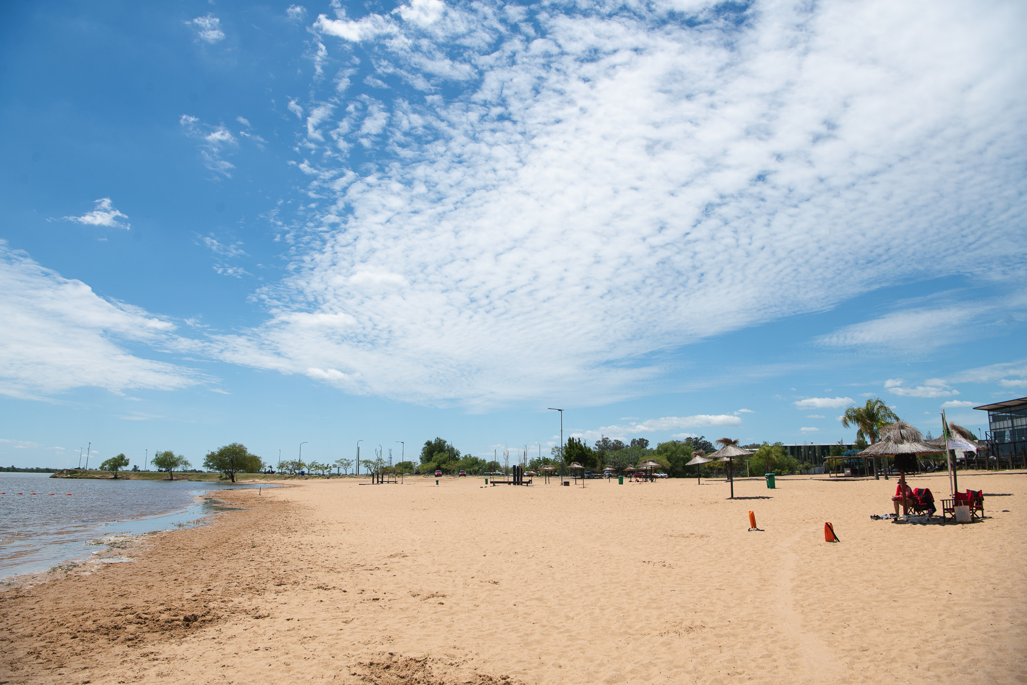 Quedó habilitada la playa del Thompson para disfrutar del río y anticipar la temporada de verano