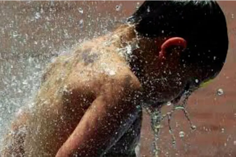 Calor: cómo hidratarse y qué cuidados tomar ante temperaturas elevadas